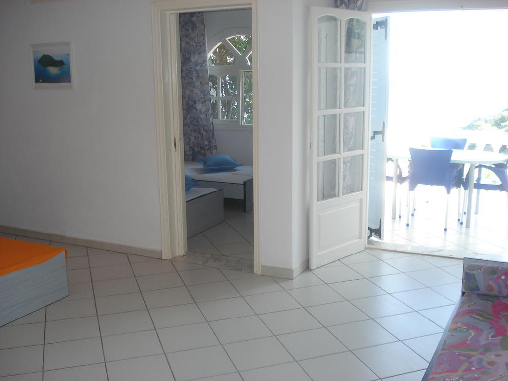 Dolphin Apartments 1 Parga Habitación foto